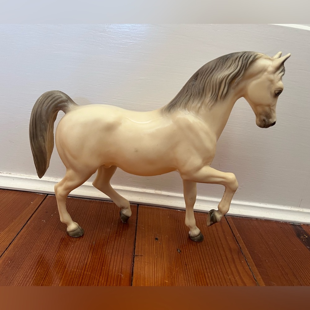 Breyer Vintage Alabaster Proud Arabian Stallion